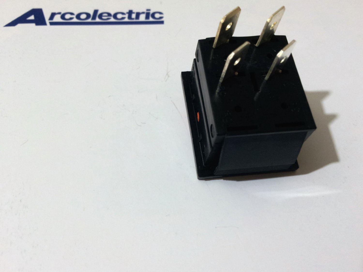 Arcolectric High Inrush Rocker Switch(Orange) 16(4)A 250V T85 1E4 (Lot ...