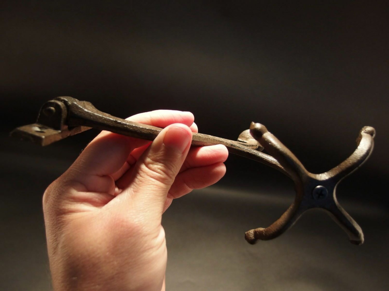 Antique Vintage Style Cast Iron Hook Swivel Bracket Spinning Coat Hanger