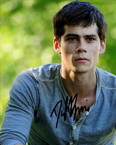 * DYLAN O'BRIEN SIGNED AUTOGRAPHED PHOTO RP 8X10 THE MAZE RUNNER !