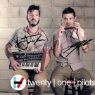* TWENTY ONE PILOTS AUTOGRAPHED SIGNED POSTER PHOTO 8X10 RP TYLER JOSEPH JOSH DUN * TWENTY ONE PILOTS AUTOGRAPHED SIGNED POSTER PHOTO 8X10 RP TYLER JOSEPH JOSH DUN