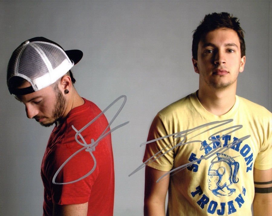 TWENTY ONE PILOTS GROUP SIGNED POSTER PHOTO 8X10 RP AUTOGRAPHED