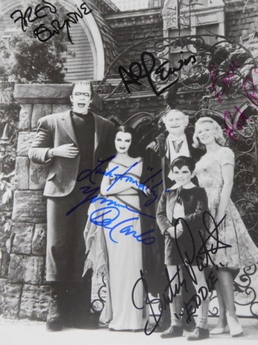 MUNSTERS FULL CAST SIGNED PHOTO 8X10 RP AUTOGRAPHED ALL MEMBERS