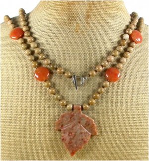 LONG! 40 AUTUMN JASPER LEAF HONEY JADE NECKLACE