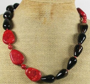 NATURAL BLACK AGATE & RED SPONGE CORAL NECKLACE