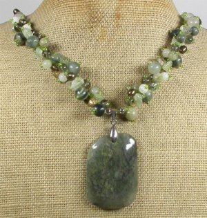GREEN RUTILATED JASPER SERPENTINE JADE QUARTZ NECKLACE