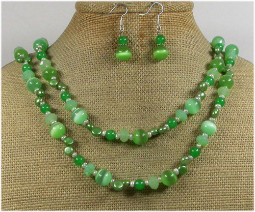 40 GREEN JADE QUARTZ CAT EYE NECKLACE/EARRINGS SET