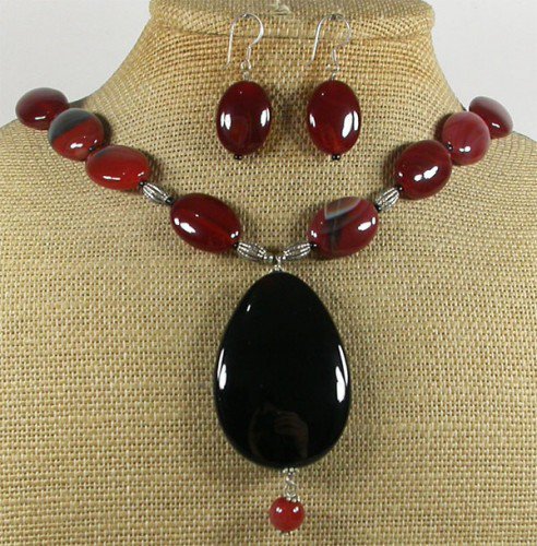 GENUINE RED BLACK AGATE NECKLACE/EARRINGS SET