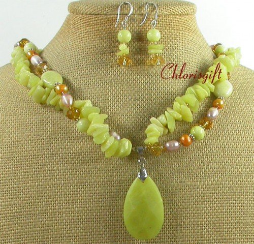 OLIVE JADE BUTTER JADE FW PEARL NECKLACE/EARRINGS SET