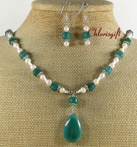 GREEN AGATE FRESH WATER PEARLS NECKLACE/EARRINGS SET