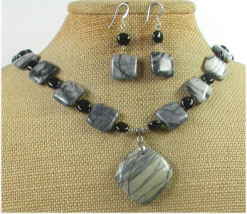 PICASSO JASPER & BLACK AGATE NECKLACE/EARRINGS SET