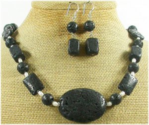 BLACK VOLCANO LAVA FW PEARL NECKLACE/EARRINGS SET