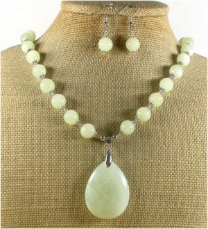 NATURAL SERPENTINE JADE NECKLACE/EARRINGS SET
