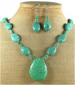 TURQUOISE NECKLACE/EARRINGS SET