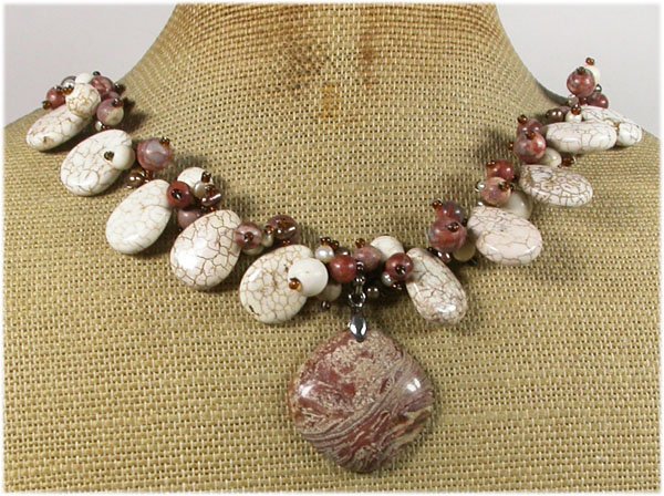 120814 MUGER JASPER WHITE TURQUOISE BROWN JASPER PEARLS NECKLACE