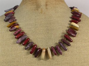 NATURAL MOOKITE NECKLACE