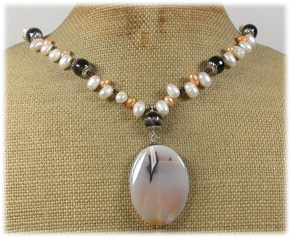 HANDMADE BRAZILIAN AGATE & FRESH WATER PEARLS NECKLACE