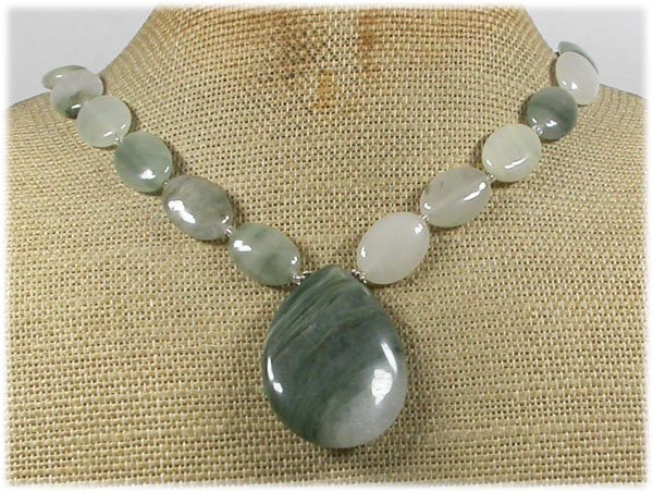 Handmade NATURAL GREEN RUTILATED JASPER NECKLACE