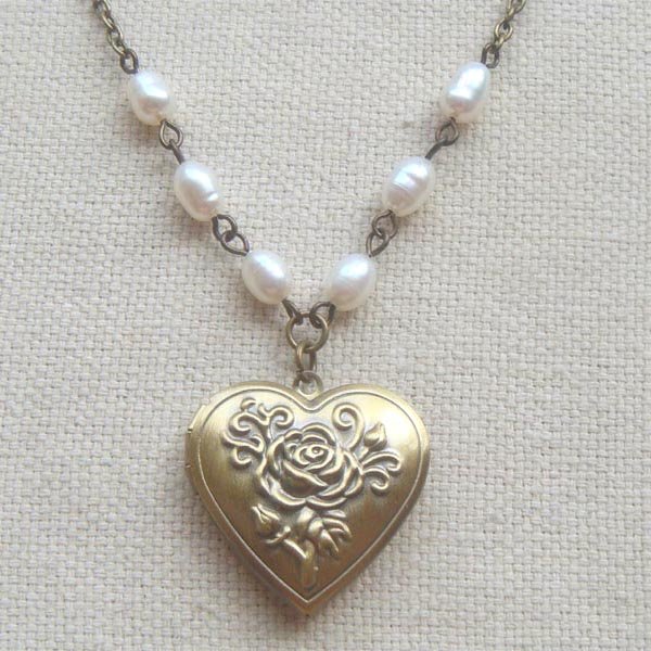 Handmade FLORAL LOCKET & FRESH WATER PEARLS NECKLACE