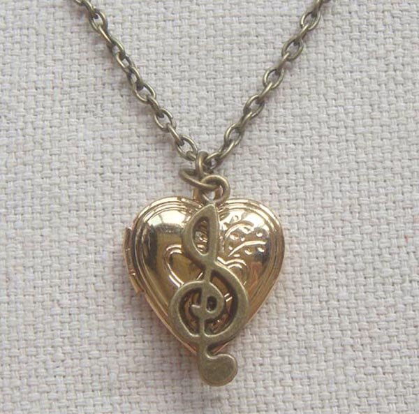 Handmade HEART LOCKET PENDANT & MUSIC NOTE CHARM NECKLACE