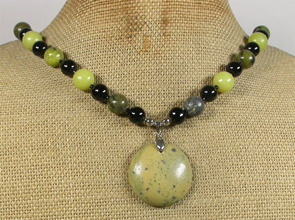 Handmade YELLOW TURQUOISE OLIVE JADE BLACK AGATE NECKLACE