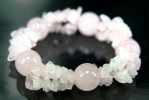 MA306 NATURAL ROSE QUARTZ CRYSTAL BALL&Acirc;&nbsp;CHIPS BRACELET