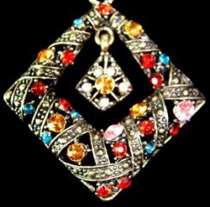 AX926 Retro Alloy Multi Colors Crystal Pendant Necklace