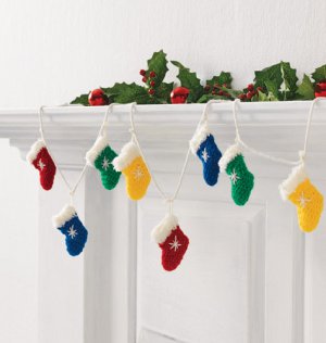 Knitted Stockings Christmas Garland - Avon