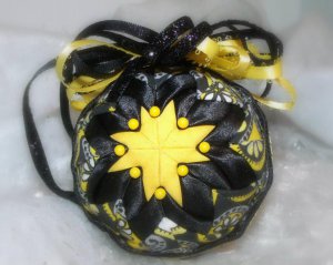 Handmade Quilted Ornament The Bumble Bee