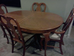 BASSETT OAK DINING SET