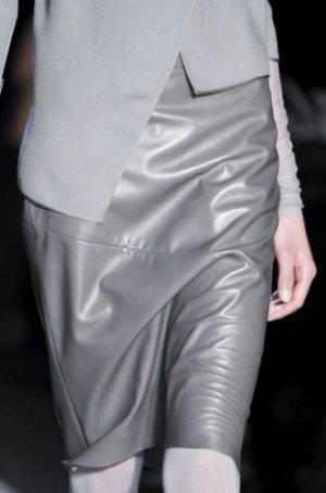 NWT BCBG MAX AZRIA COLLECTION FAUX LEATHER MOCHA PENCIL SKIRT 4, 6