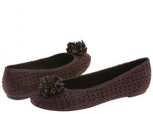 BNWT BROWN LEATHER BCBG MAXZARIA LADIES SHOES FLATS 6 B