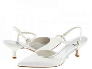 STUART WEITZMAN TRIANGLO WHITE SATIN BRIDAL SHOE 5.5