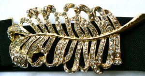 NEW BCBGMAX AZRIA RHINESTONE BROOCH BLACK BELT S