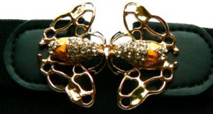 NEW BCBGMAX AZRIA RHINESTONE BROOCH BLACK BELT M