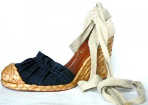 NEW CANVAS BLUE BCBG MAX AZRIA VISNAL WEDGE SHOES 8