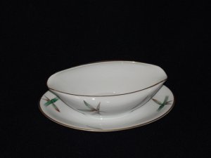 Noritake 5565 Gravy Boat with Attached Underplate