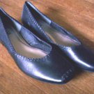 WOMENS 9.5 BLACK FLATS LEATHER w/BLACK TOPSTITCHING EUC