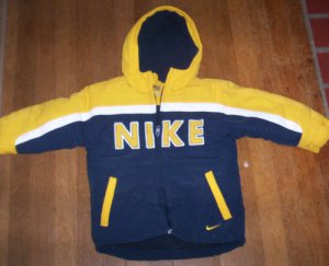 BOYS SIZE 4 WINTER COAT BY NIKE NAVY BLUE & YELLOW WARM & EUC SAVE!