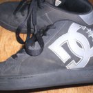 BOYS 4 DC SHOES BLACK SUEDE w/GRAY ACCENTS BTS - GUC