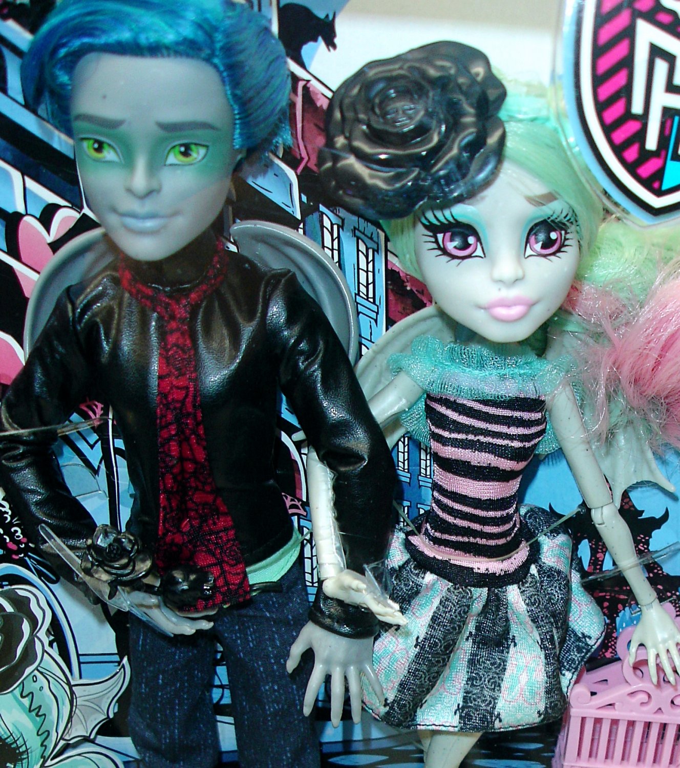 Monster High Love In Scaris Rochelle Goyle & Garrott du Roque Doll Set