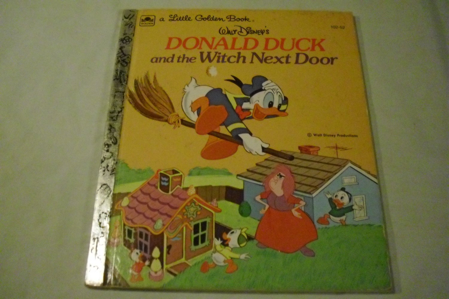 Donald Duck And The Witch Next Door - Hardcover &acirc;�� January 1, 1974