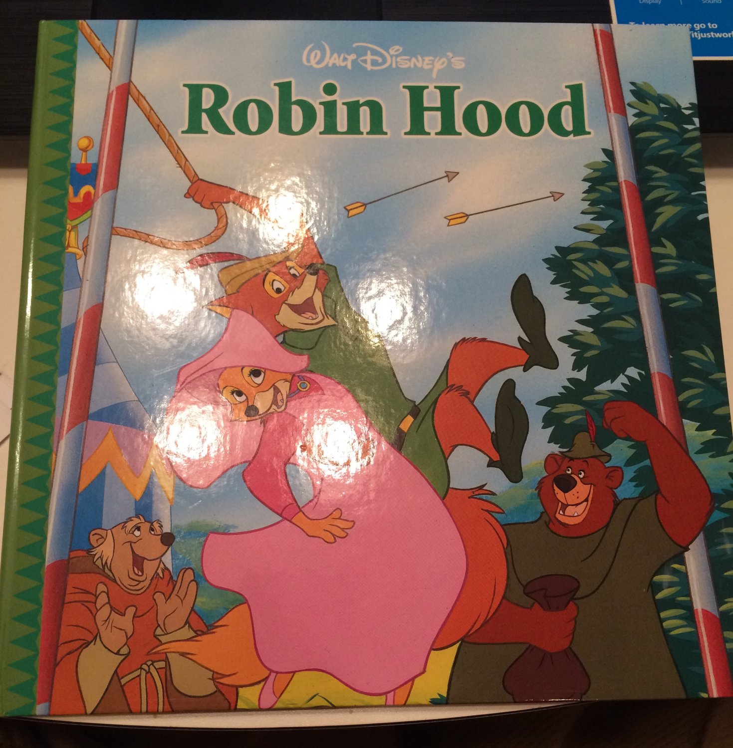 Walt Disney's Robin Hood (Disney Enterprises, Robin Hood) [Hardcover ...