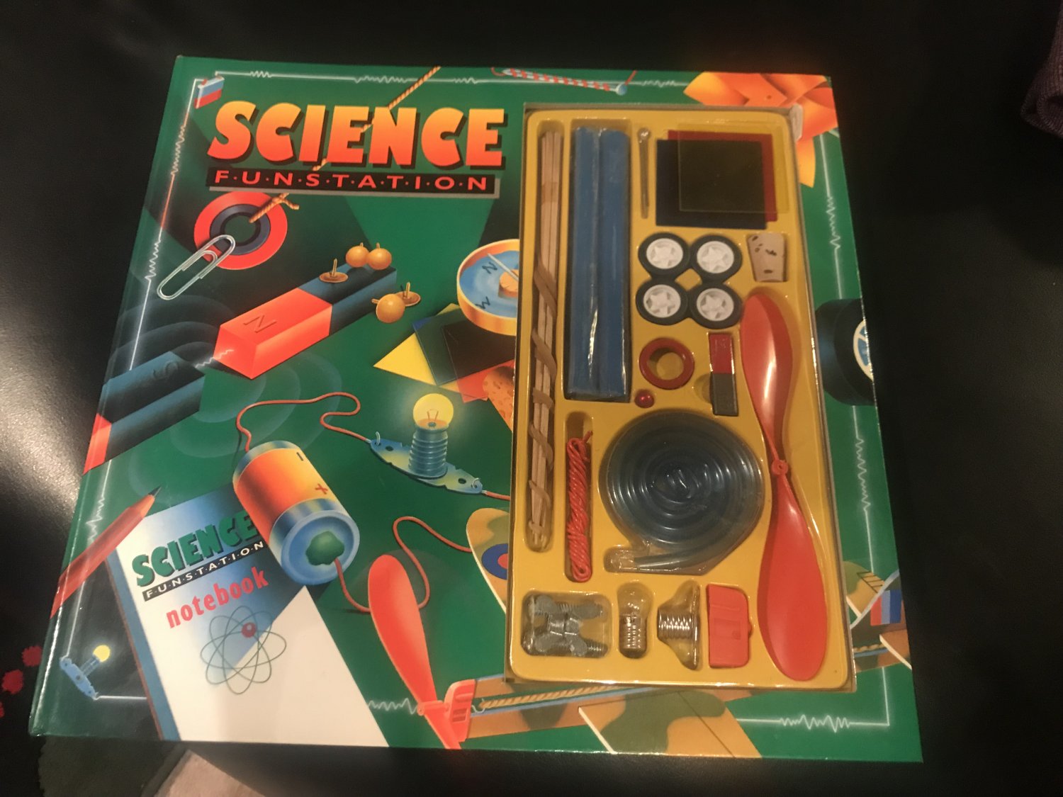Science Funstation (Workstations) by Brenda Walpole (Mar 21, 1995)