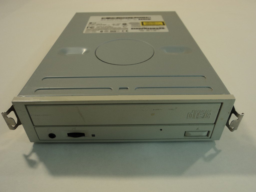 LG Internal CD ROM Drive 5V/12V Compact Disc 48X IDE CRD8482B