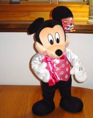 NEW WT HUGE DISNEY MICKEY MOUSE VALENTINE HEART STUFFED ANIMAL