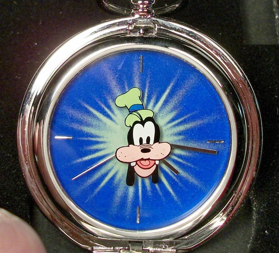 BrandNew Disney Anniversary Special Edition Goofy Pocket Watch! HTF