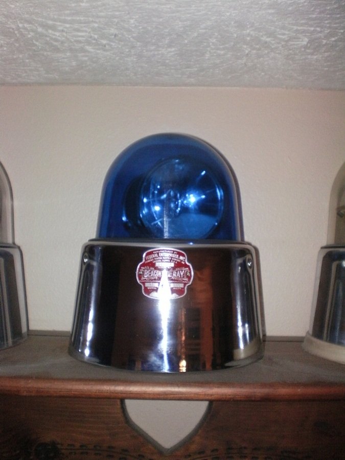 Federal Enterprises Inc. (Federal Signal) Beacon Ray Model 17