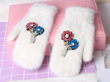 2017 Winter Gloves Luxury Crystal Flower Rabbit fur gloves For Woman winter Soft Warm gloves girls M