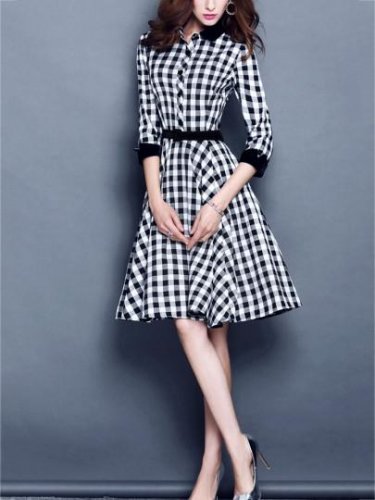 Half Sleeve Plaid Women\'s Day Dress