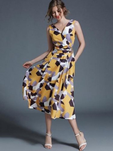 Yellow Sleeveless Pockets Women\'s Day Dress